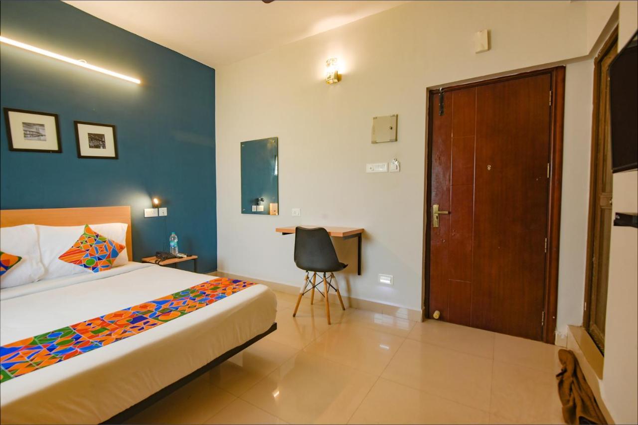 FabHotel Sasti Inn Siruseri Esterno foto