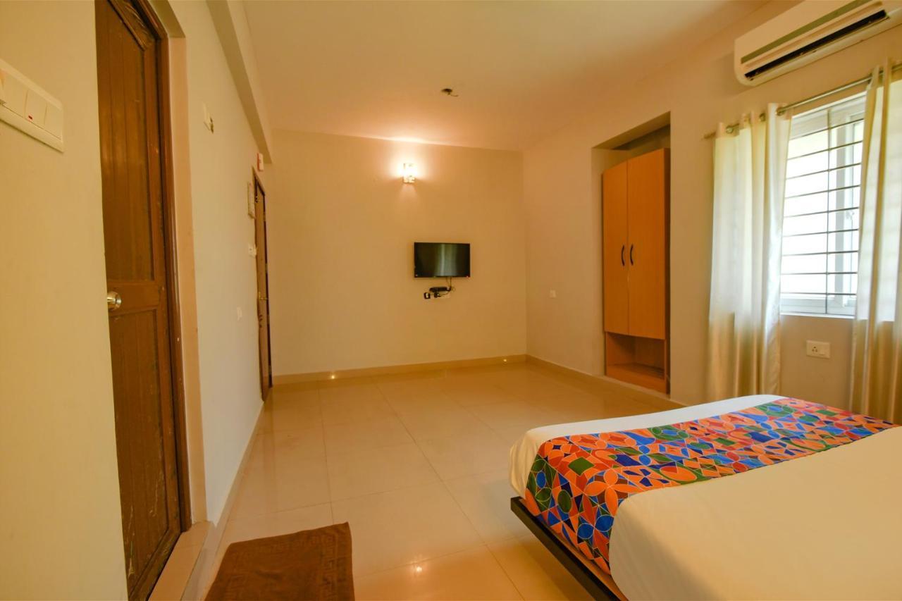 FabHotel Sasti Inn Siruseri Esterno foto