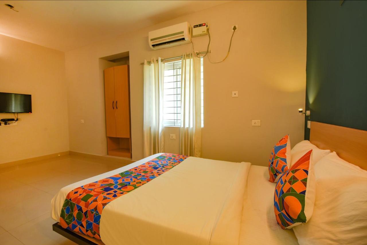 FabHotel Sasti Inn Siruseri Esterno foto